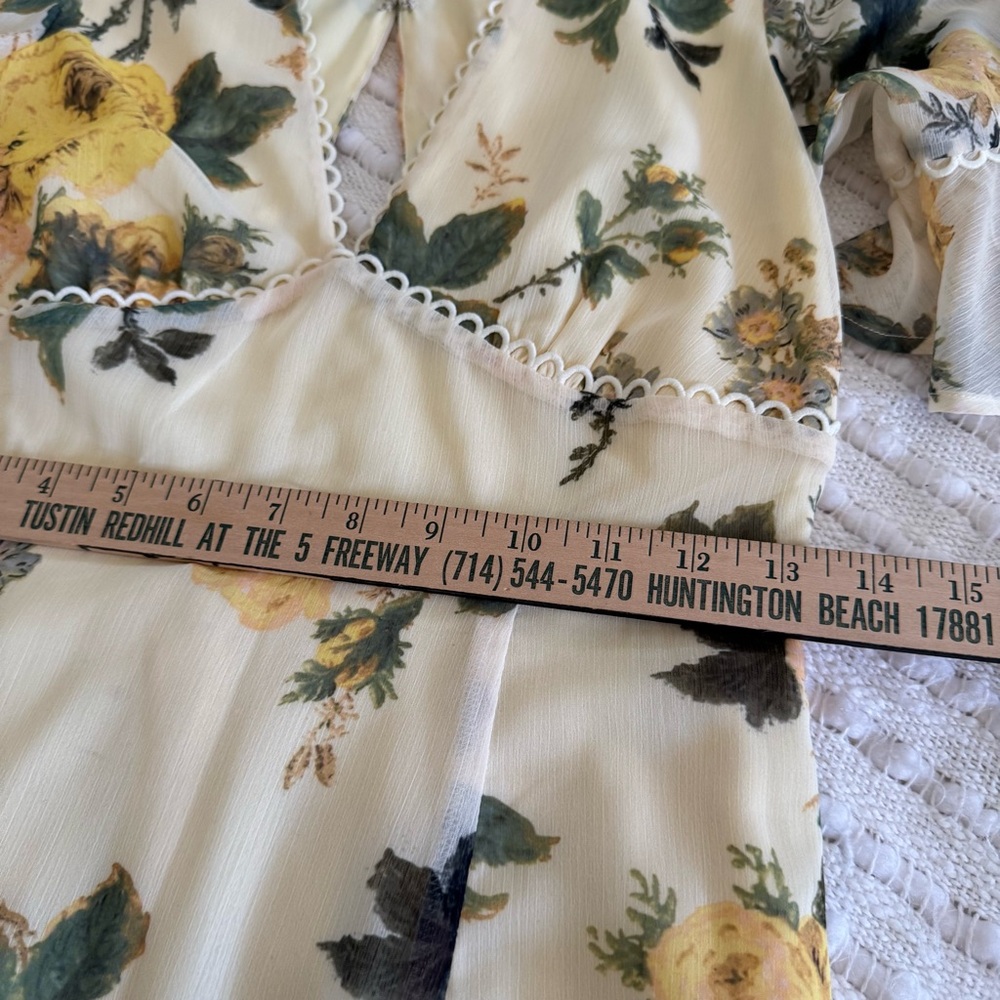 Maxi Dress with Yellow Roses - Picture 9 of 12